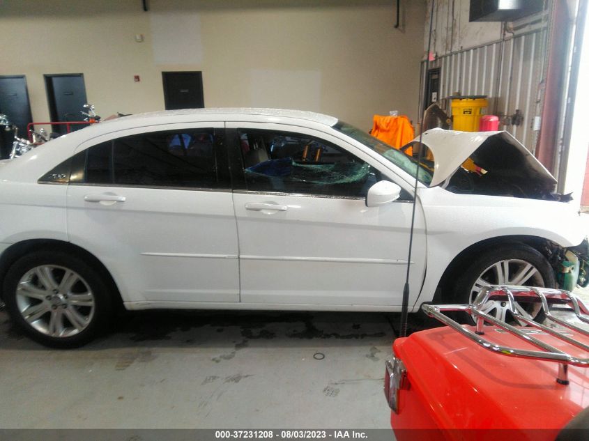 2013 CHRYSLER 200 TOURING - 1C3CCBBBXDN665998