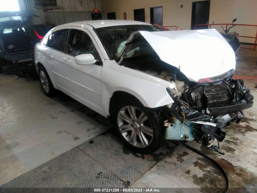 2013 CHRYSLER 200 TOURING - 1C3CCBBBXDN665998