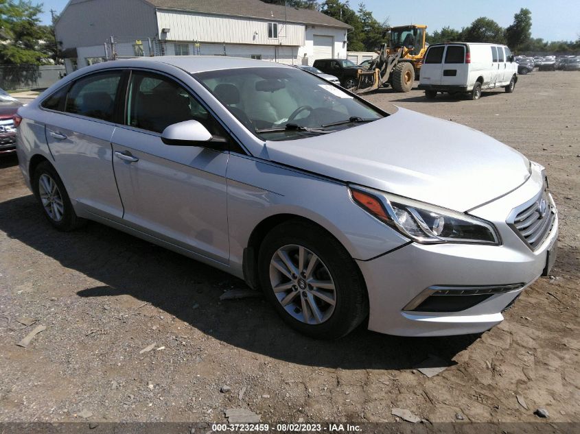 2015 HYUNDAI SONATA 2.4L SE - 5NPE24AF3FH182928