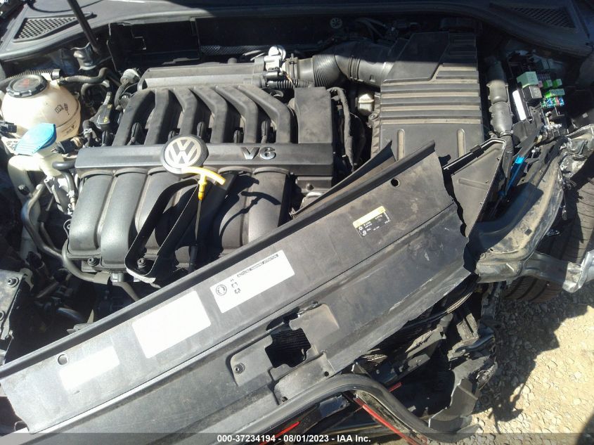 2018 VOLKSWAGEN PASSAT V6 GT - 1VWJM7A38JC047851