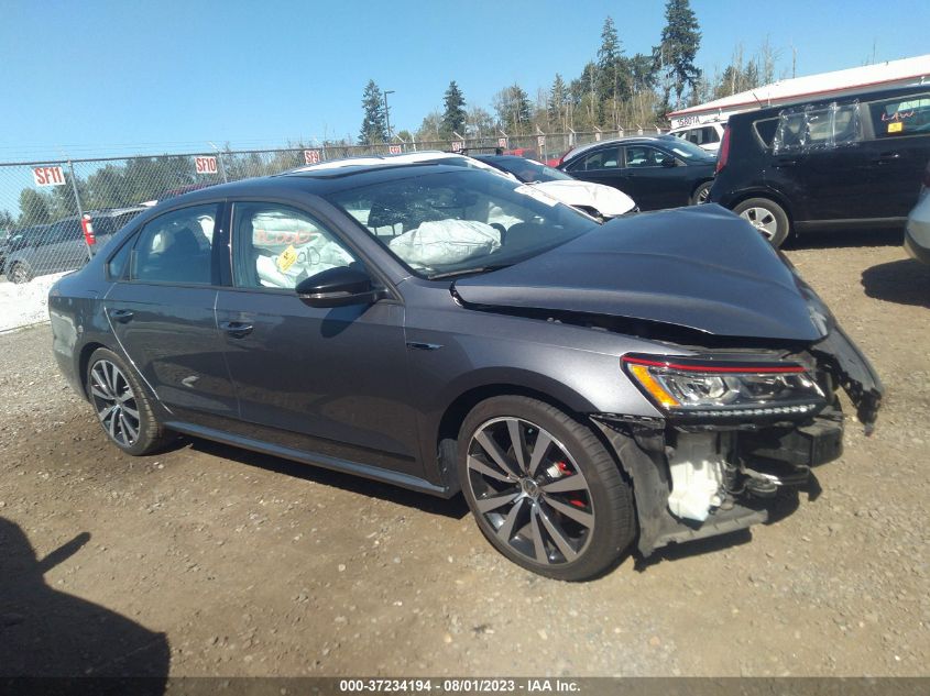 2018 VOLKSWAGEN PASSAT V6 GT - 1VWJM7A38JC047851