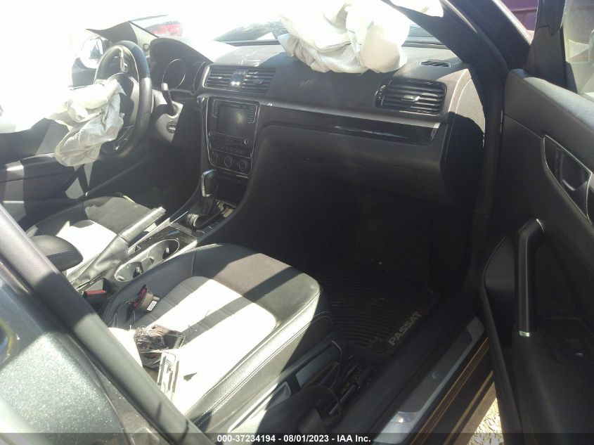 2018 VOLKSWAGEN PASSAT V6 GT - 1VWJM7A38JC047851