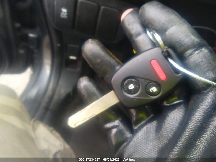 2013 HONDA FIT - JHMGE8H37DC040382