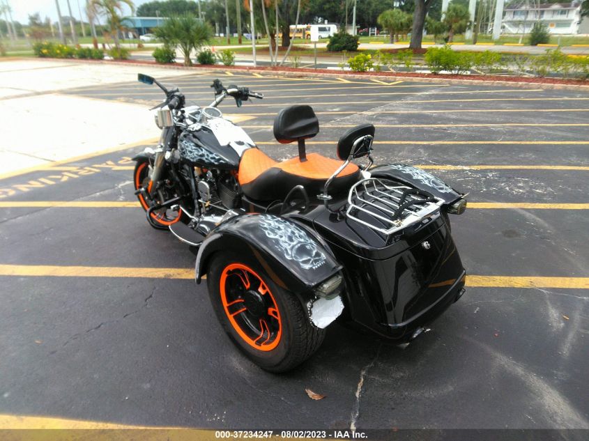 2015 HARLEY-DAVIDSON FLRT FREE WHEELER 1HD1MCM11FB850275
