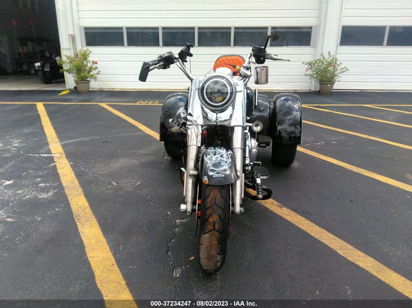 2015 HARLEY-DAVIDSON FLRT FREE WHEELER 1HD1MCM11FB850275