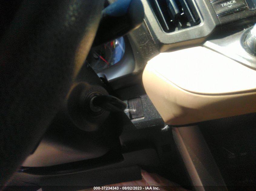 2013 TOYOTA RAV4 LE - JTMZFREV8DD014838