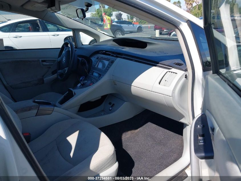 2015 TOYOTA PRIUS FOUR - JTDKN3DU3F0455085