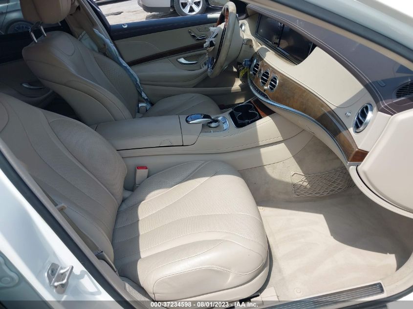 2015 MERCEDES-BENZ S-CLASS S 550 - WDDUG8CB1FA148921