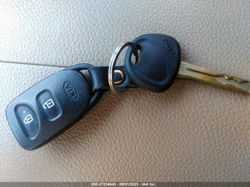 2013 KIA SORENTO LX - 5XYKT4A26DG338736