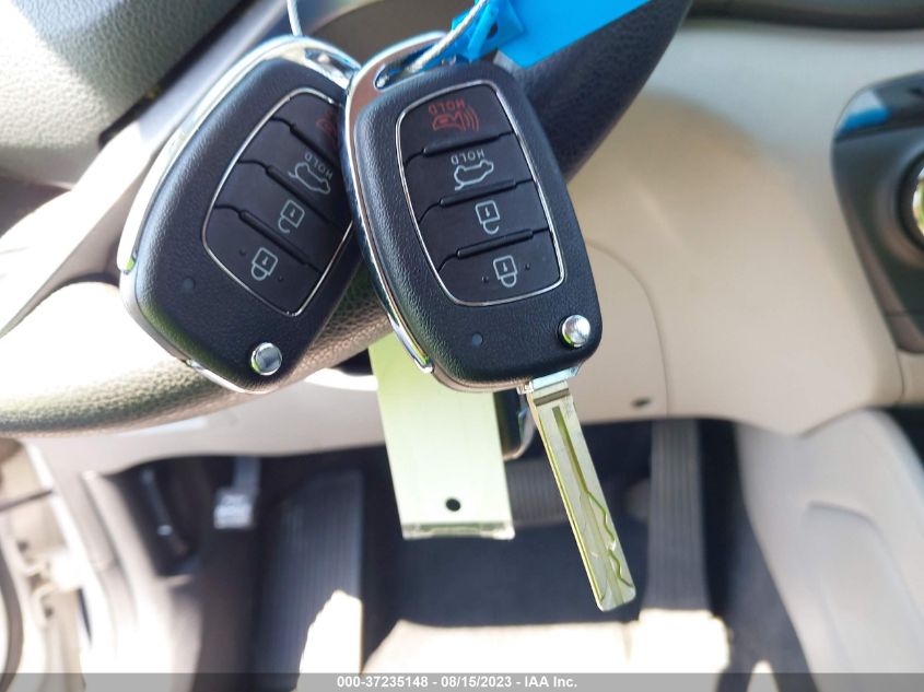 2016 HYUNDAI TUCSON SE - KM8J23A42GU106885