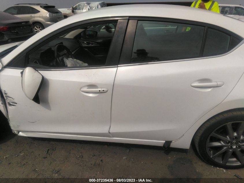 2018 MAZDA MAZDA3 4-DOOR TOURING 3MZBN1V34JM197625