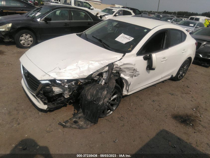 2018 MAZDA MAZDA3 4-DOOR TOURING 3MZBN1V34JM197625
