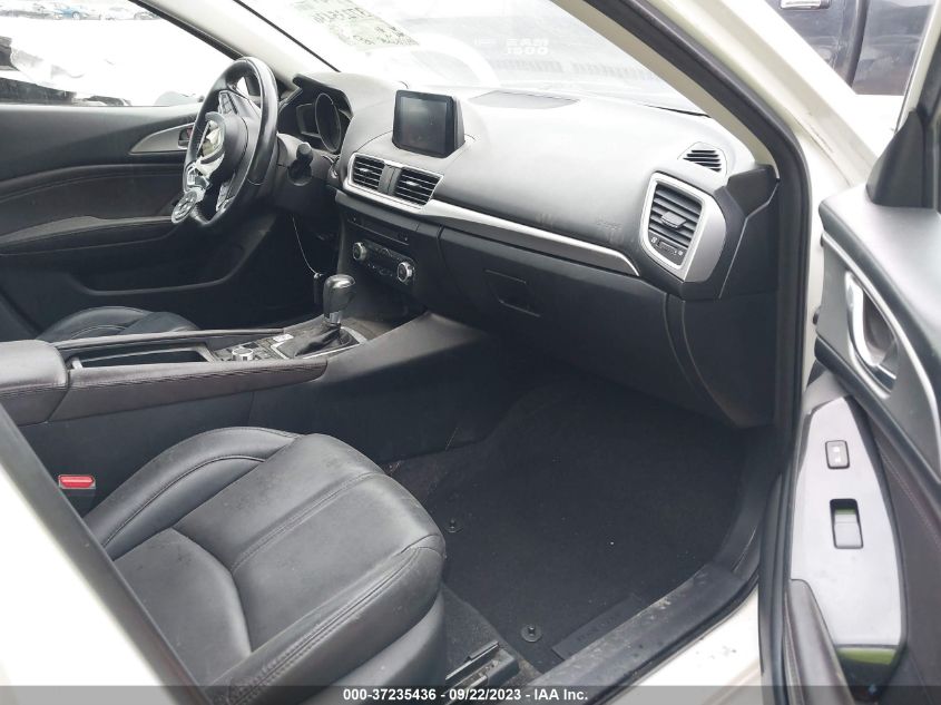 2018 MAZDA MAZDA3 4-DOOR TOURING 3MZBN1V34JM197625