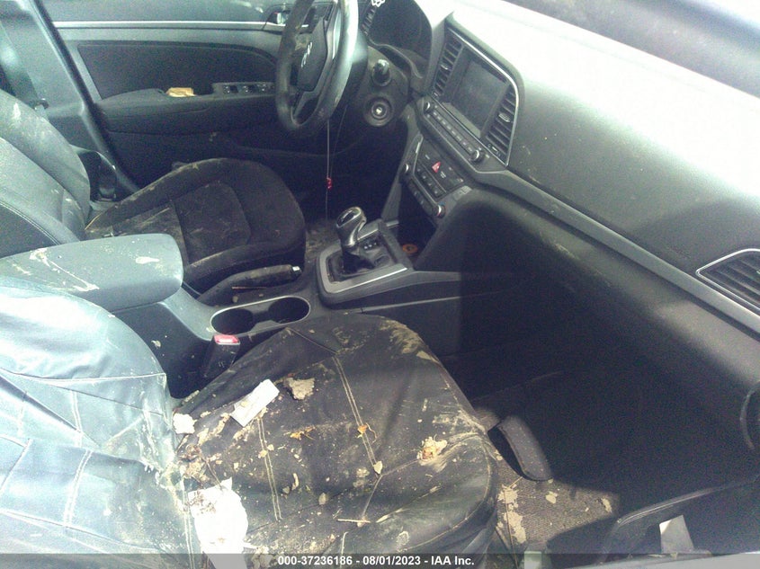 VIN 5NPD84LF9JH303056 2018 HYUNDAI ELANTRA SEL