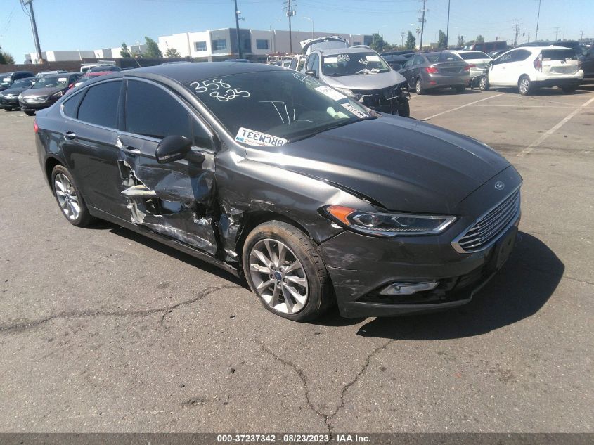3FA6P0PU2HR329833 FORD FUSION ENERGI SE 2017