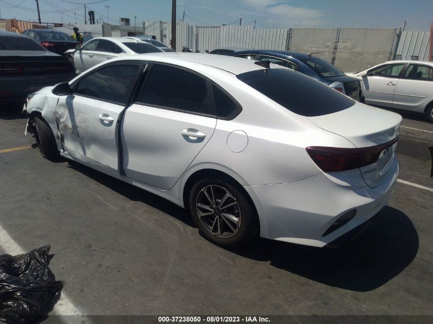 3KPF24ADXNE440030 Kia Forte LXS 3