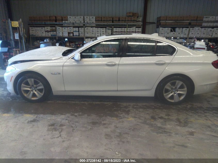 2013 BMW 5 SERIES 528I XDRIVE - WBAXH5C56DD109389