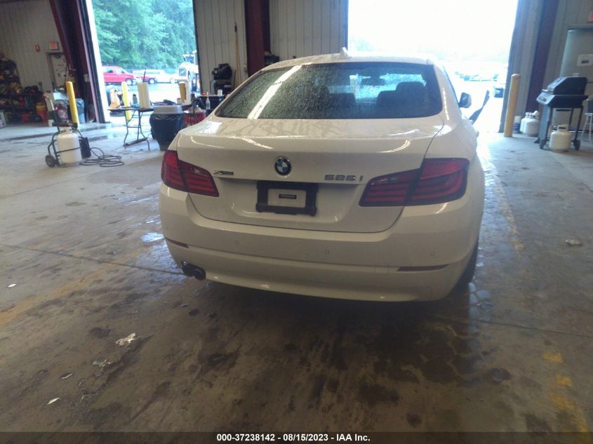 2013 BMW 5 SERIES 528I XDRIVE - WBAXH5C56DD109389