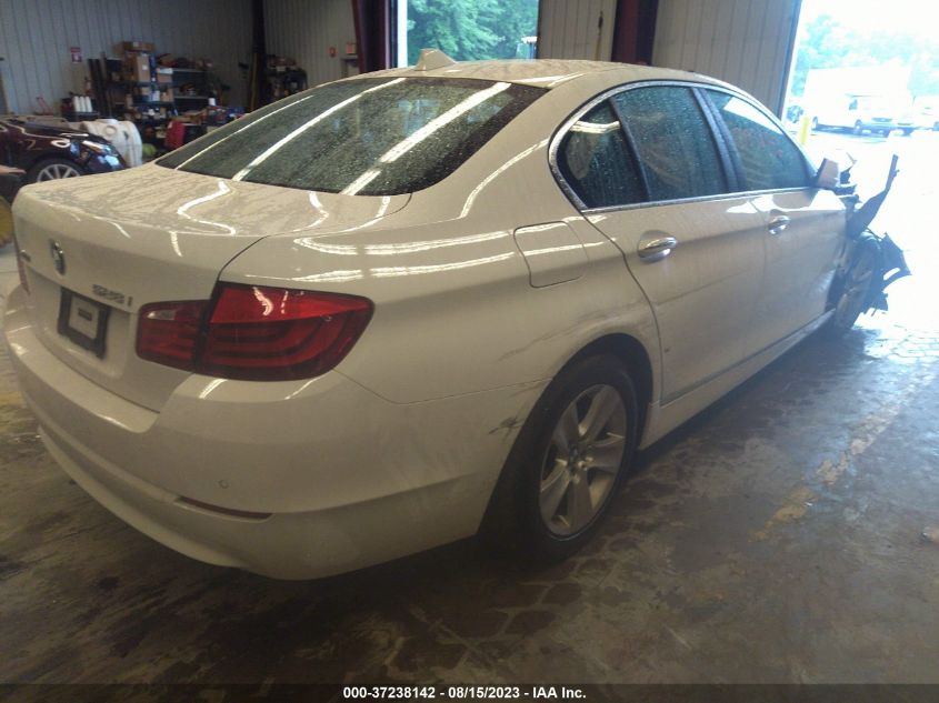 2013 BMW 5 SERIES 528I XDRIVE - WBAXH5C56DD109389