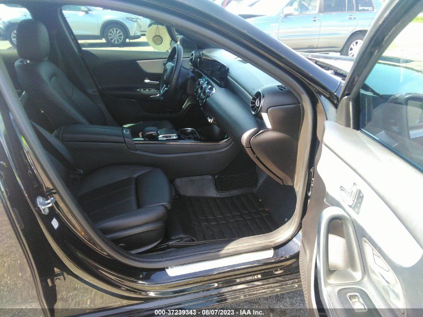 2019 MERCEDES-BENZ A-CLASS A 220 - WDD3G4EB8KW019010