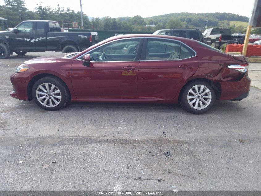 2018 TOYOTA CAMRY LE - 4T1B11HK6JU606166