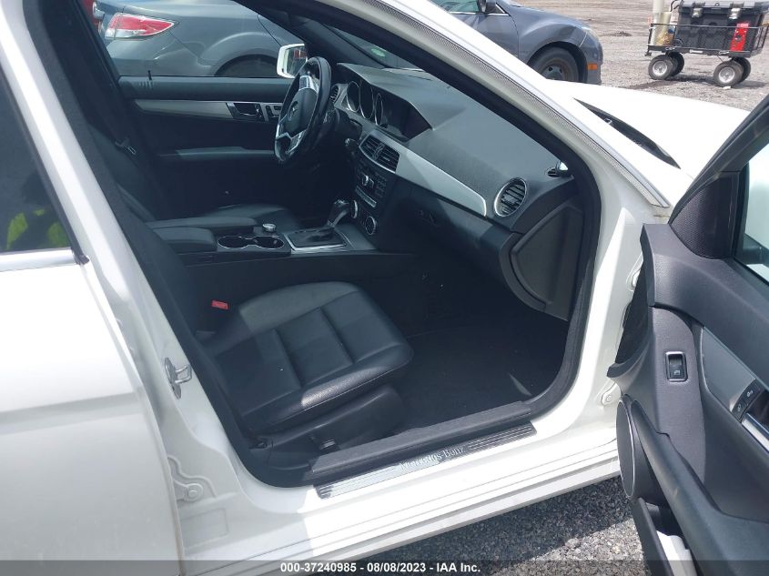 2013 MERCEDES-BENZ C-CLASS C 300 LUXURY - WDDGF8AB2DG113656