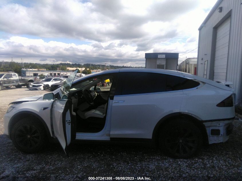 2018 TESLA MODEL X 75D/100D/P100D - 5YJXCAE20JF112368