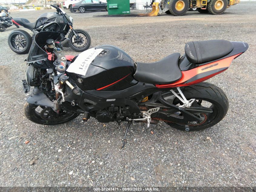 2007 SUZUKI GSX-R1000 JS1GT77A172101957