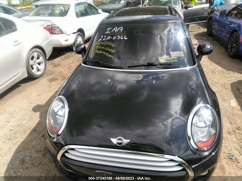 2015 MINI COOPER HARDTOP 4 DOOR - WMWXS5C51FT831881
