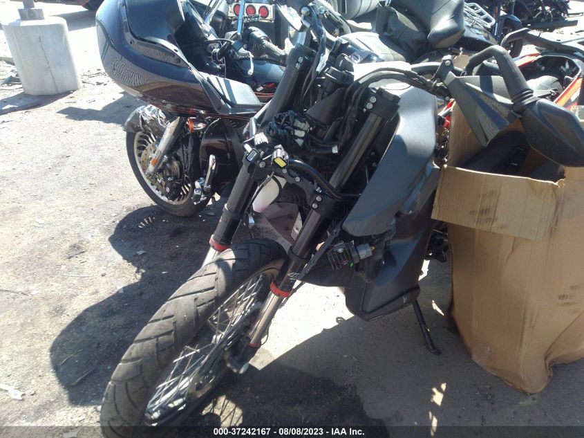 2021 KTM 890 ADVENTURE - VBKTS6406MM806135