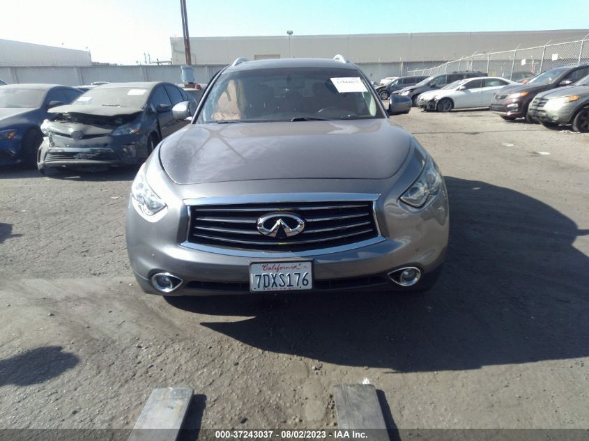 2014 INFINITI QX70 - JN8CS1MU8EM451255