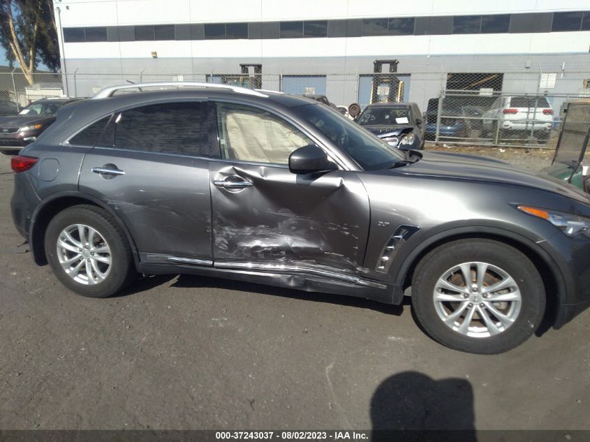2014 INFINITI QX70 - JN8CS1MU8EM451255