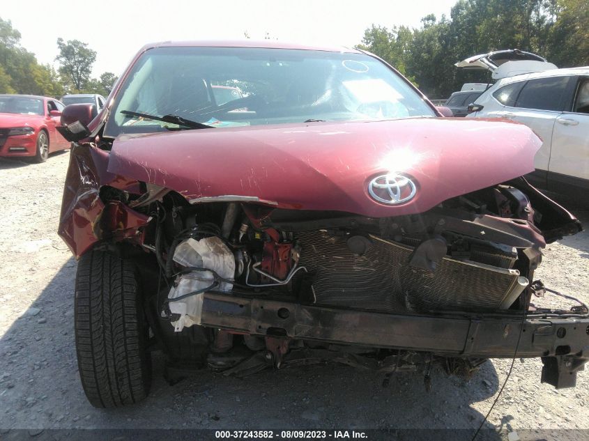 2015 TOYOTA SIENNA LE - 5TDKK3DC7FS569801