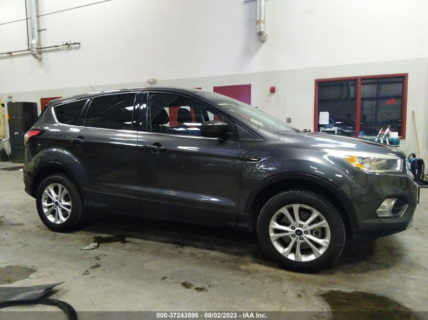 2017 FORD ESCAPE SE - 1FMCU9G94HUB81842