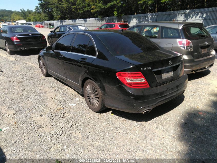 2013 MERCEDES-BENZ C-CLASS C 300 - WDDGF8AB0DG113056