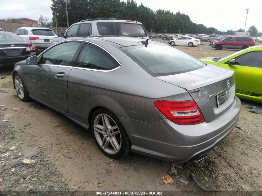 2015 MERCEDES-BENZ C-CLASS C 250 - WDDGJ4HBXFG369835
