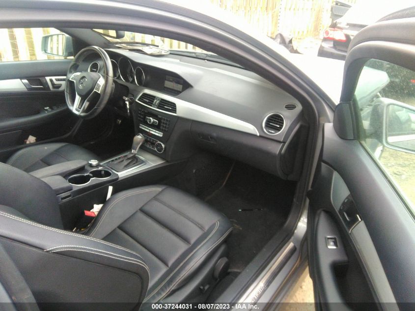 2015 MERCEDES-BENZ C-CLASS C 250 - WDDGJ4HBXFG369835