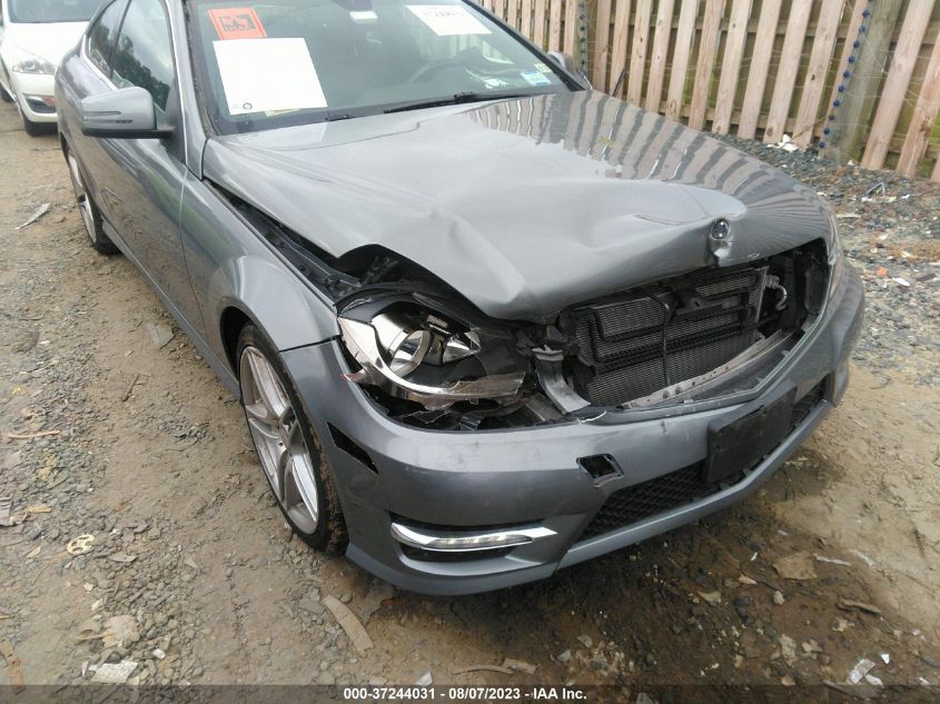 2015 MERCEDES-BENZ C-CLASS C 250 - WDDGJ4HBXFG369835