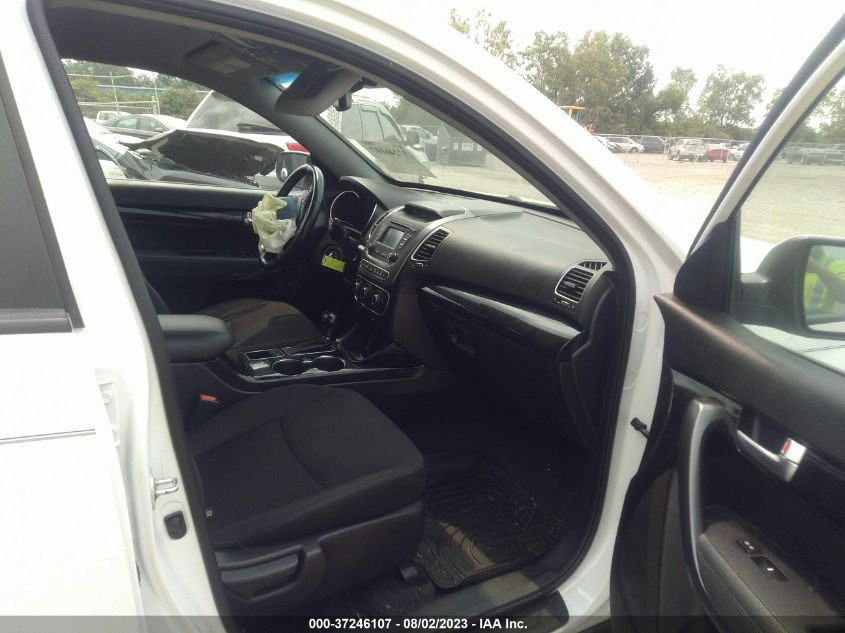 2014 KIA SORENTO LX - 5XYKTCA67EG514286