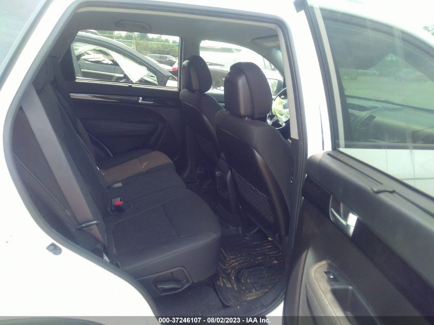 2014 KIA SORENTO LX - 5XYKTCA67EG514286