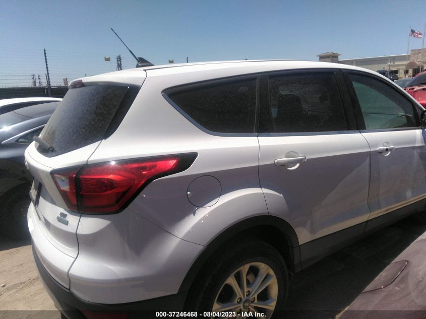 2019 FORD ESCAPE SE - 1FMCU0GD7KUA79040