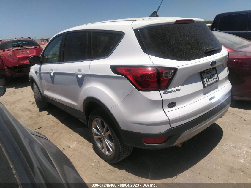 2019 FORD ESCAPE SE - 1FMCU0GD7KUA79040