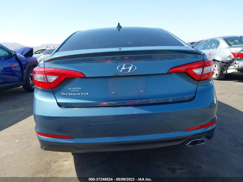 2015 HYUNDAI SONATA 2.4L SE - 5NPE24AF8FH204003