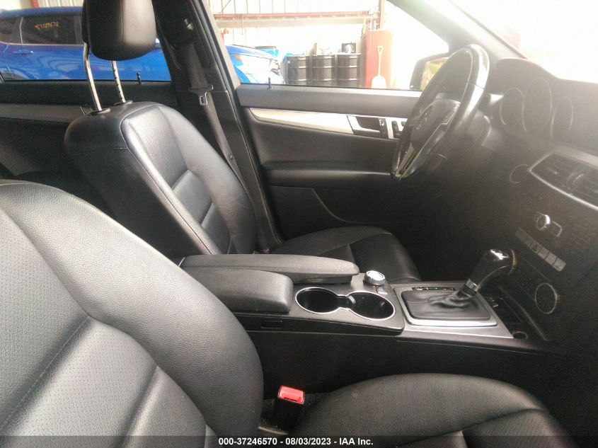 2013 MERCEDES-BENZ C-CLASS C 250 - WDDGF4HB5DR271783