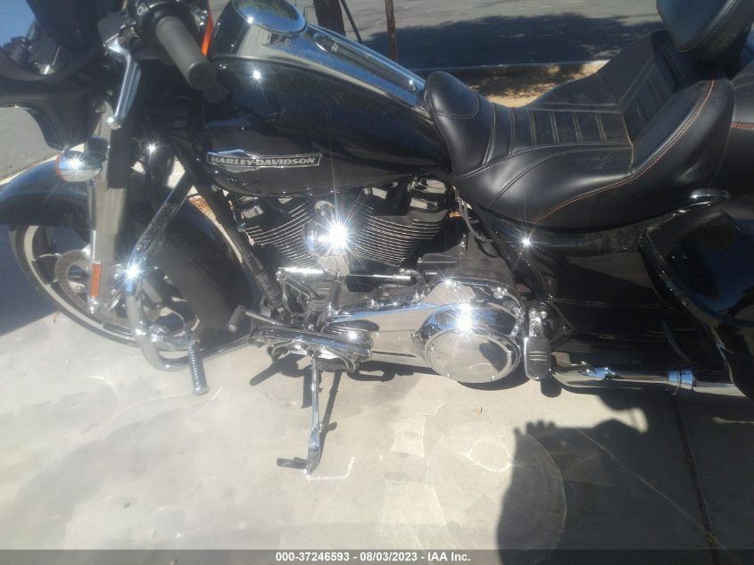 2023 HARLEY-DAVIDSON FLHX - 1HD1KBC24PB616711