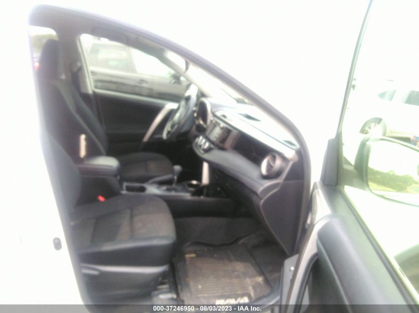 2018 TOYOTA RAV4 LE - JTMBFREV0JJ217611