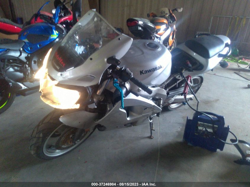 2006 KAWASAKI ZX600 J1 JKAZX4J166A062081