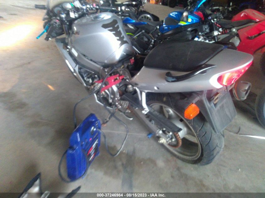 2006 KAWASAKI ZX600 J1 JKAZX4J166A062081