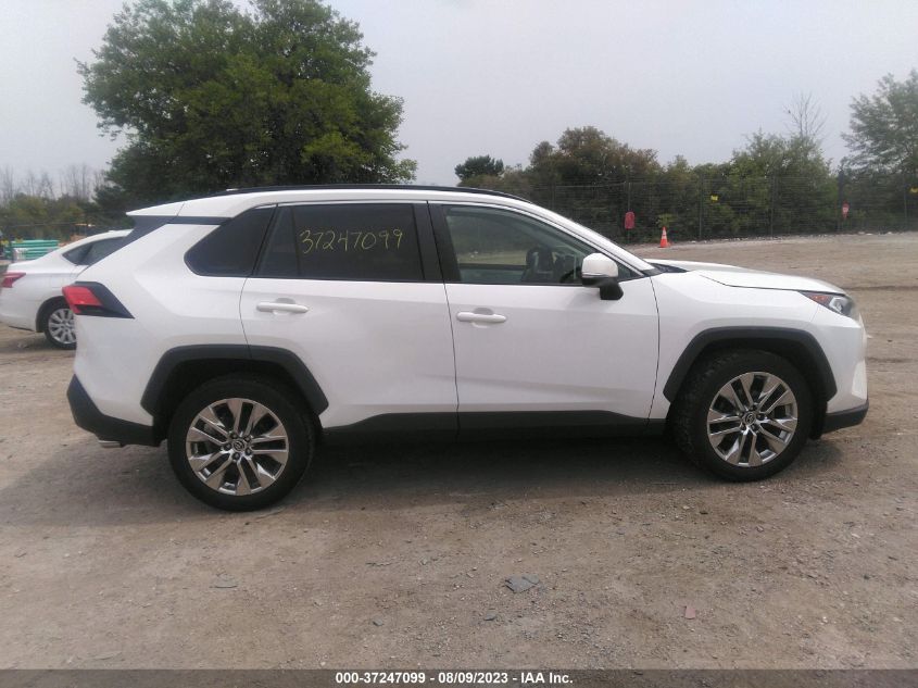 2019 TOYOTA RAV4 XLE PREMIUM - JTMA1RFV6KD014571