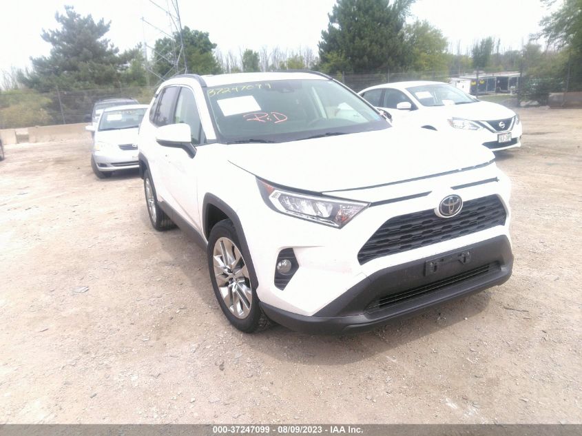 2019 TOYOTA RAV4 XLE PREMIUM - JTMA1RFV6KD014571